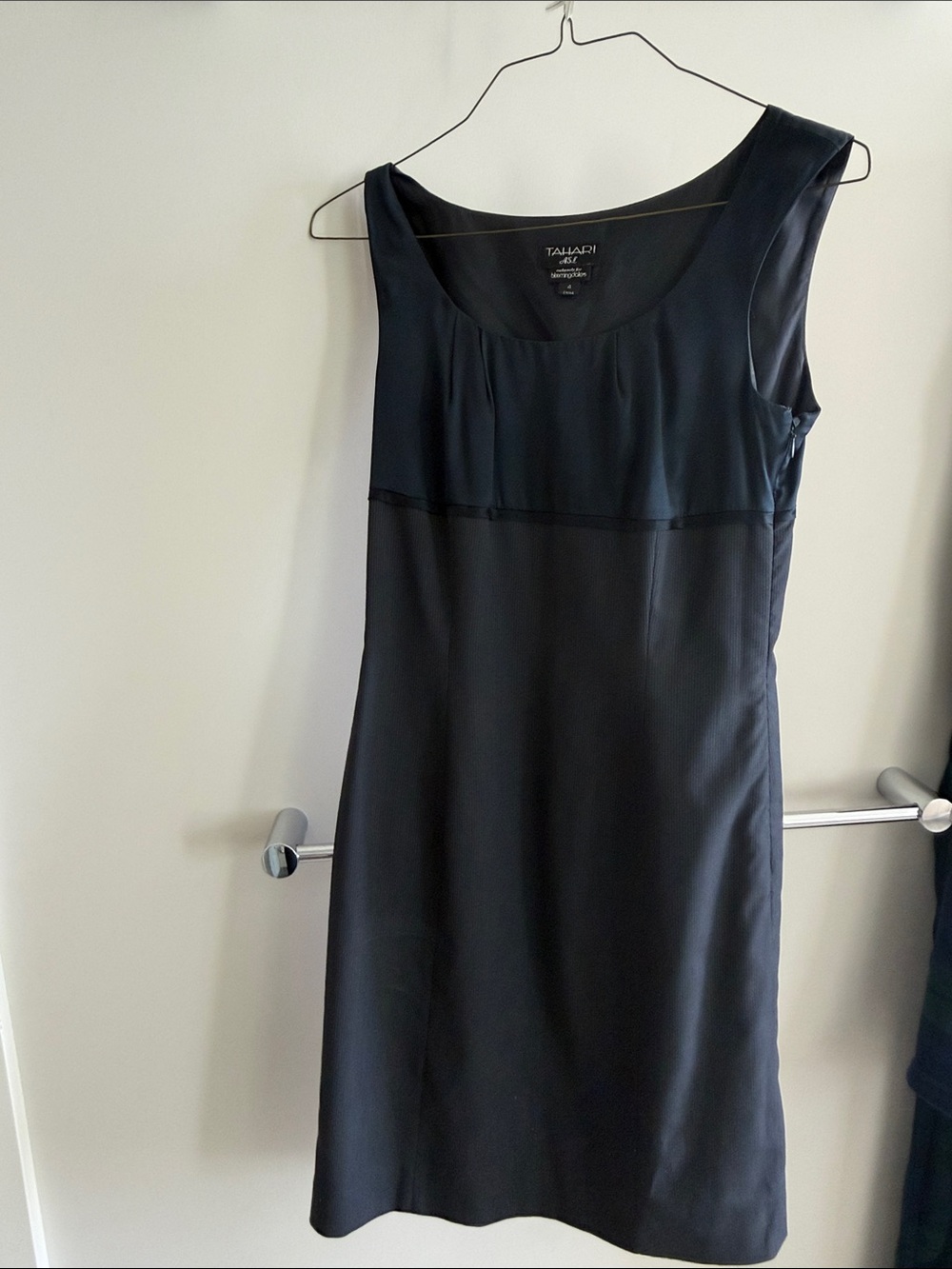 Tahari ASL Black Sleeveless Midi Dress